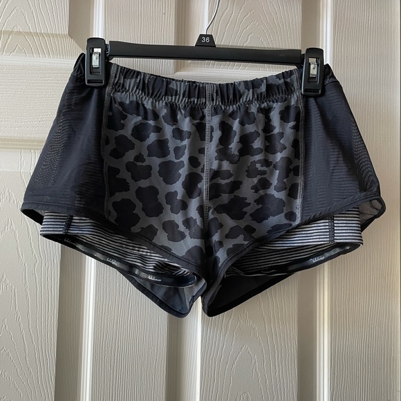 Lululemon shorts NWOT - Picture 1 of 2